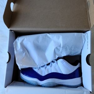 Wmns Air Jordan 11 Retro Low Concord Size 6